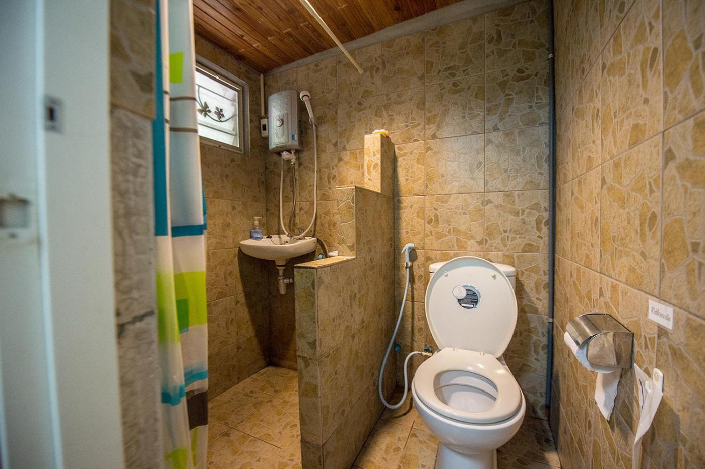 Poomvarin Resort Ban Wang Takhrai Habitación foto